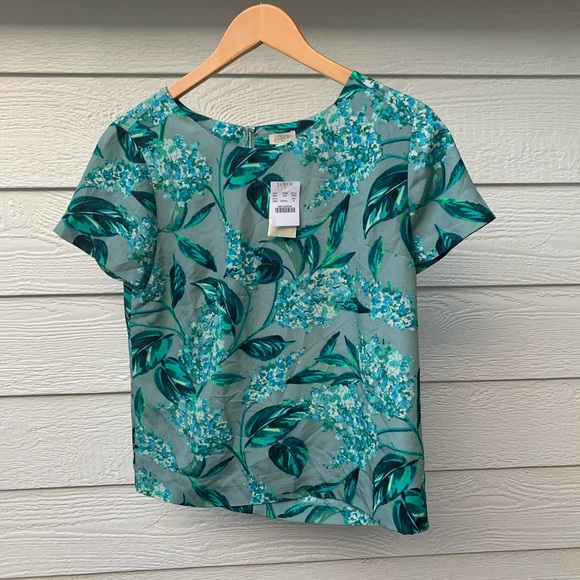 J. Crew Tops - J. CREW vintage Hawaiian print silky blouse